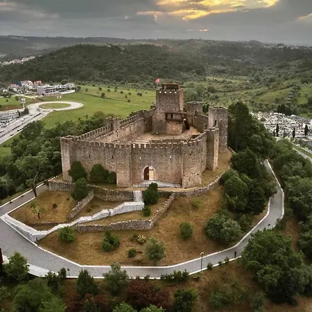 דירה Castelo View פומבל