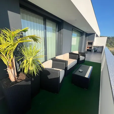 Castelo View דירה פומבל